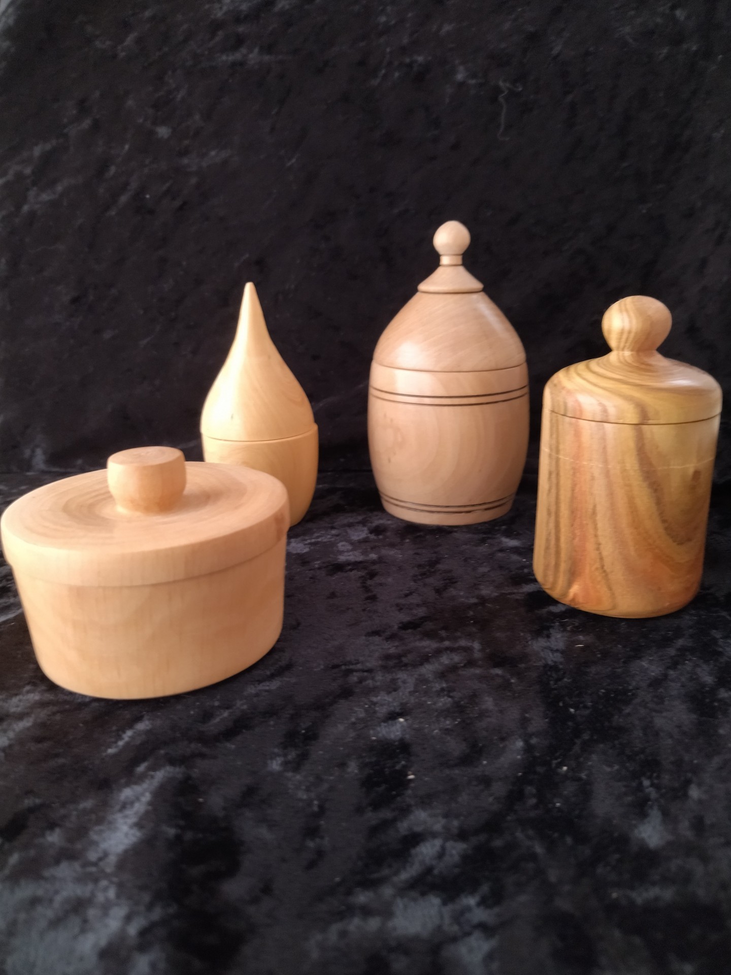 Petites boites bois 8 a 10 cm