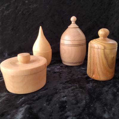 Petites boites bois 8 a 10 cm